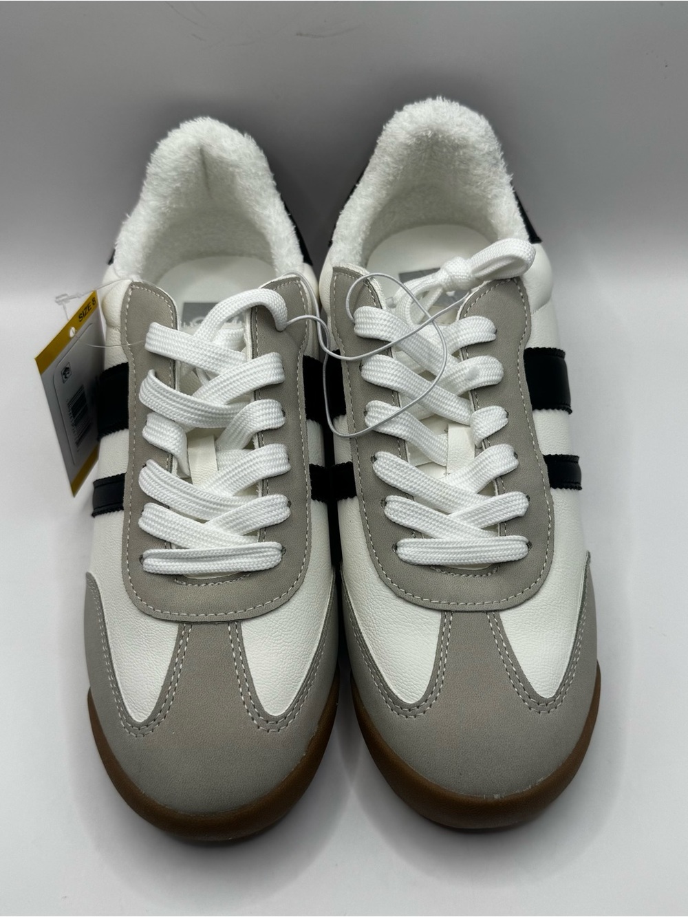 DV by Dolce Vita Revie White, Black & Tan Retro-Style Women's Sneakers Sz 8 NIB - Picture 2 of 7